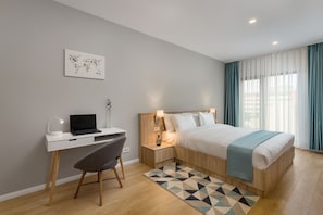 Standard Double Room, Balcony | Minibar, in-room safe, individually decorated, individually furnished - Athina Suites Hotel (Bucharest)