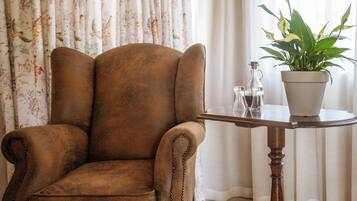 Kamar Double atau Twin Mewah | Minibar, brankas, dan didekorasi berbeda-beda