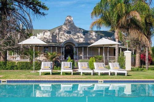 Bakenskraal Ostrich Palace