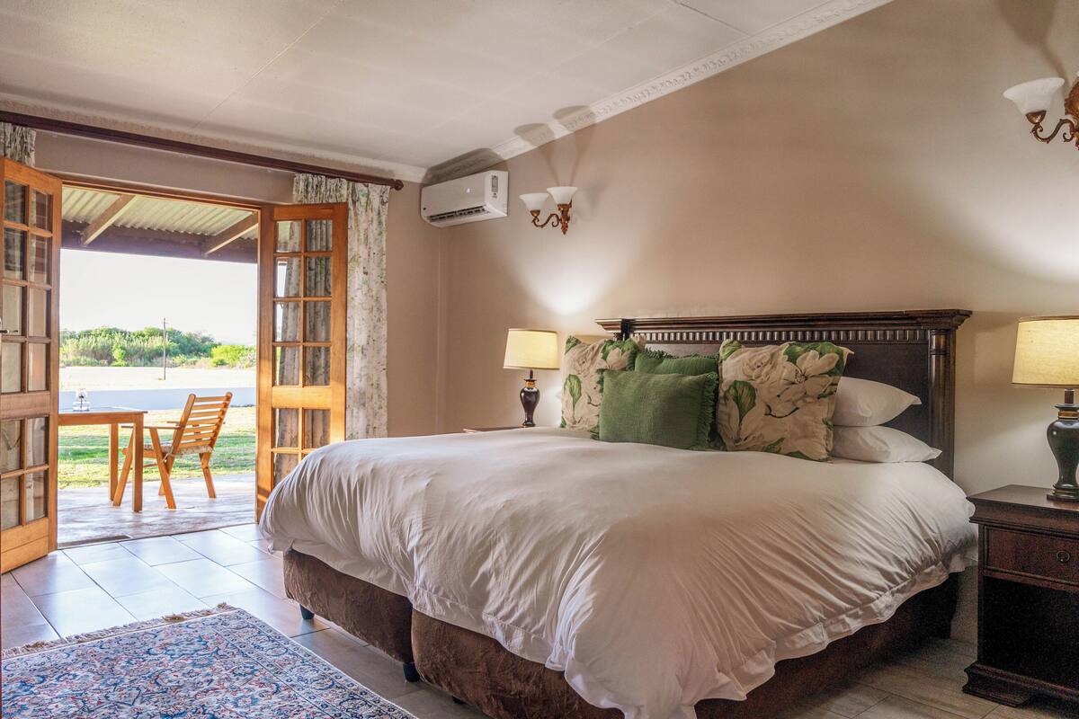 Habitación de lujo con 1 cama matrimonial o 2 individuales | Vista desde la habitación