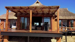 Villa - Beach Front | Iron/ironing board, bed sheets