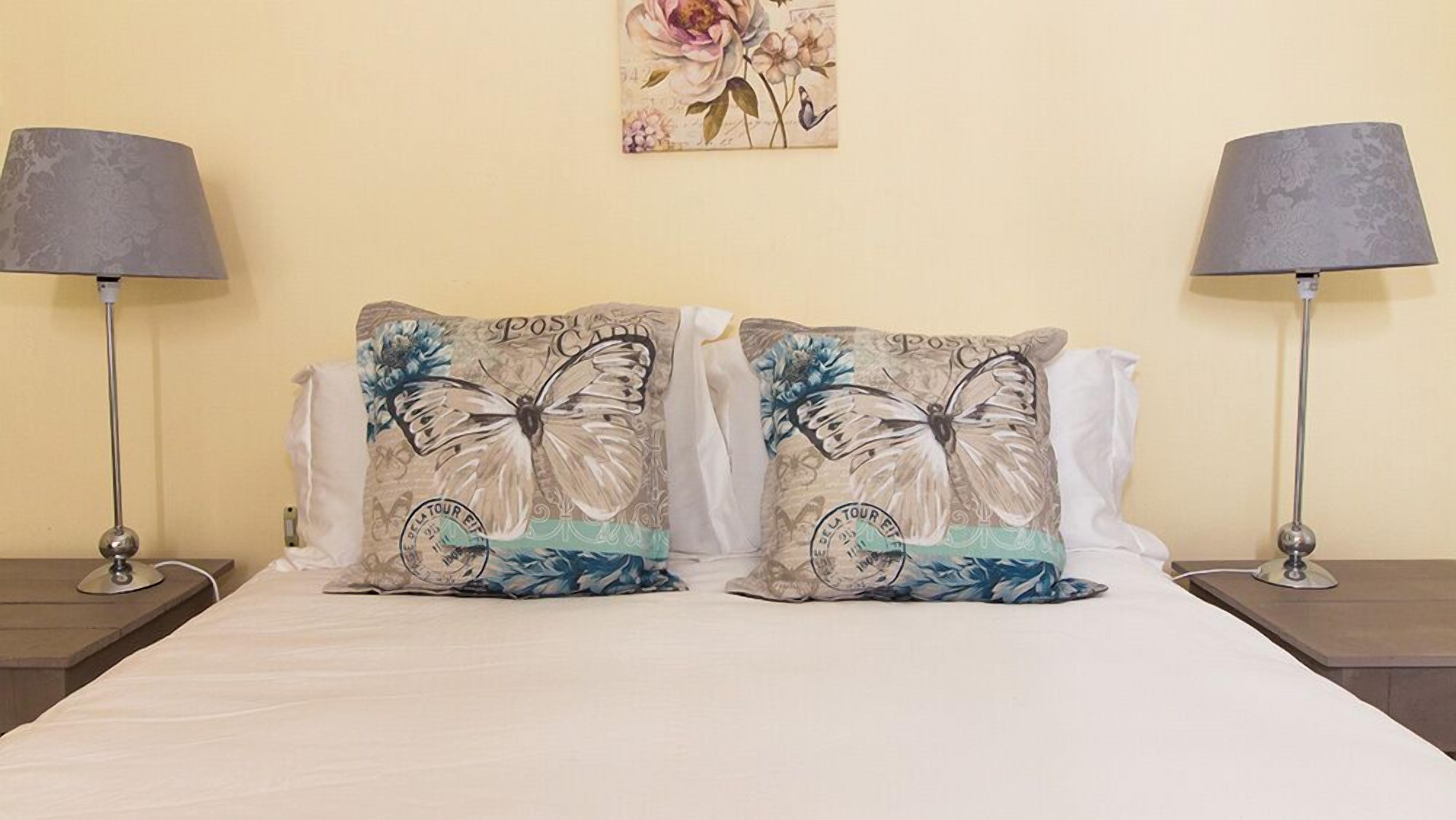 Family House, 2 Bedrooms | 2 bedrooms, desk, soundproofing, iron/ironing board