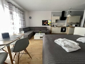 Quarto casal ou duplo básico | Roupas de cama premium, frigobar, cofres nos quartos, cortinas blackout