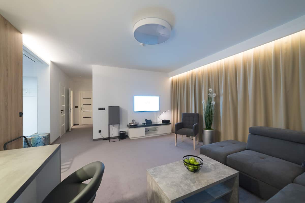 Apartamento de lujo, varias camas, no fumadores | 1 dormitorio, ropa de cama de alta calidad, minibar y caja fuerte