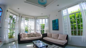 Check-in/check-out kiosk