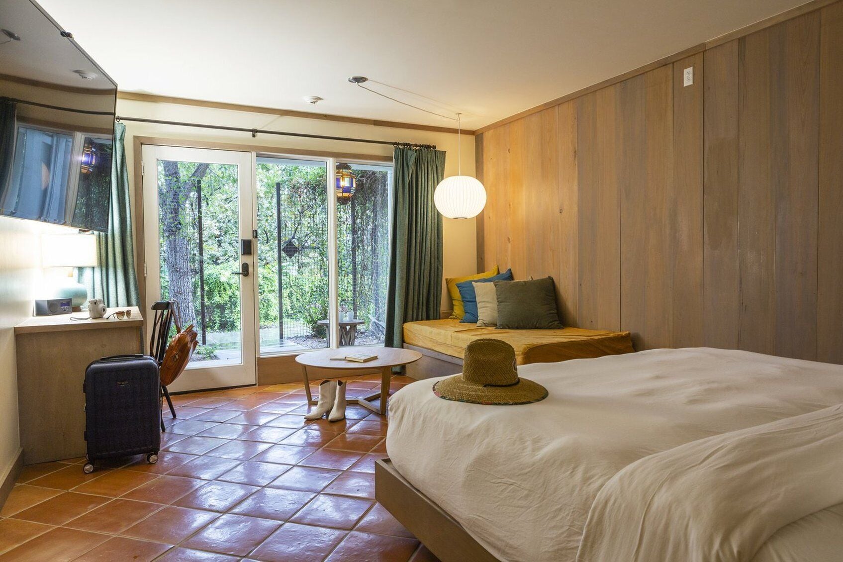 客房內保險箱、遮光布/窗簾、熨斗/熨衣板、免費無線上網