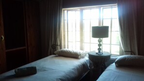 Basic Double or Twin Room, 2 Single Beds, Garden View