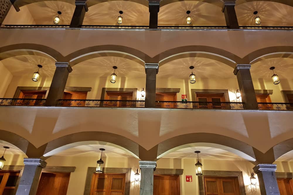 Hotel Puerta San Pedro