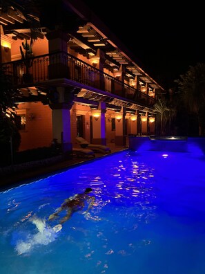 Piscina coperta, piscina all'aperto