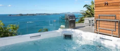 Bañera de hidromasaje exterior