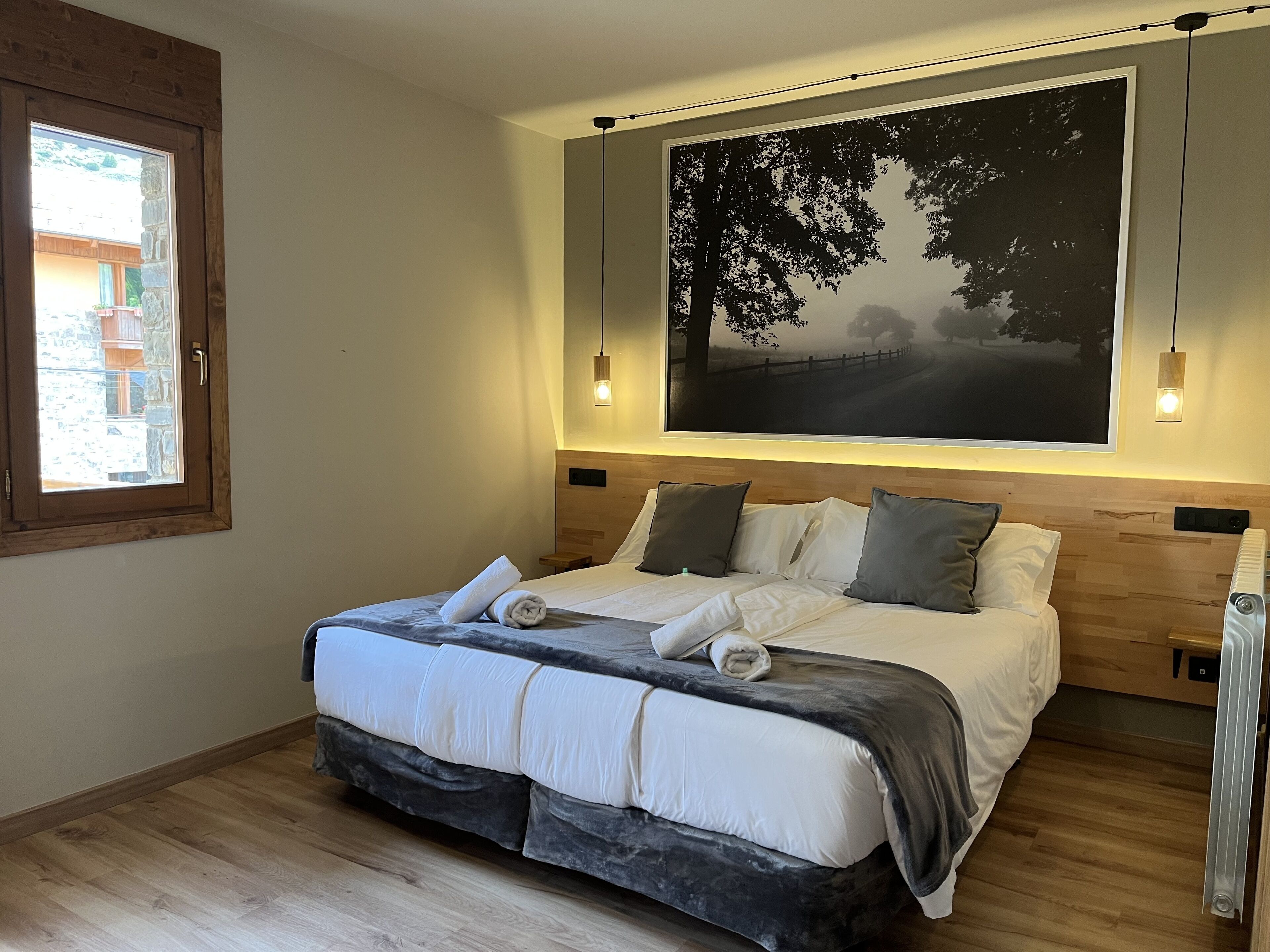 individually decorated, individually furnished, free wifi, bed sheets