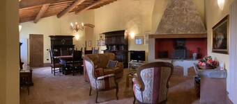 BORGO di BRUGNANO herskapshus i en middelalderlandsby i Chianti Classico-åsene