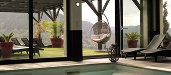 Indoor swimming pool, wellness area, for 8-10 people (4 bedrooms - 2 bathrooms)