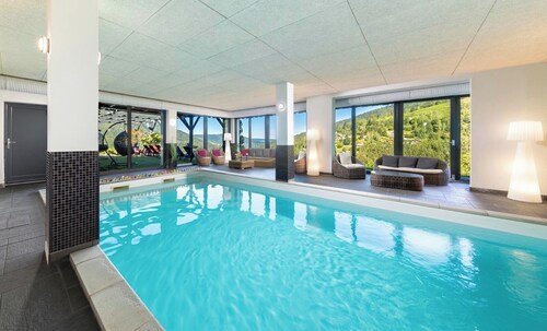 Piscine intérieure, espace bien-être, et terrasse au coeur des Vosges