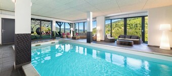 Indoor swimming pool, wellness area, for 8-10 people (4 bedrooms - 2 bathrooms)