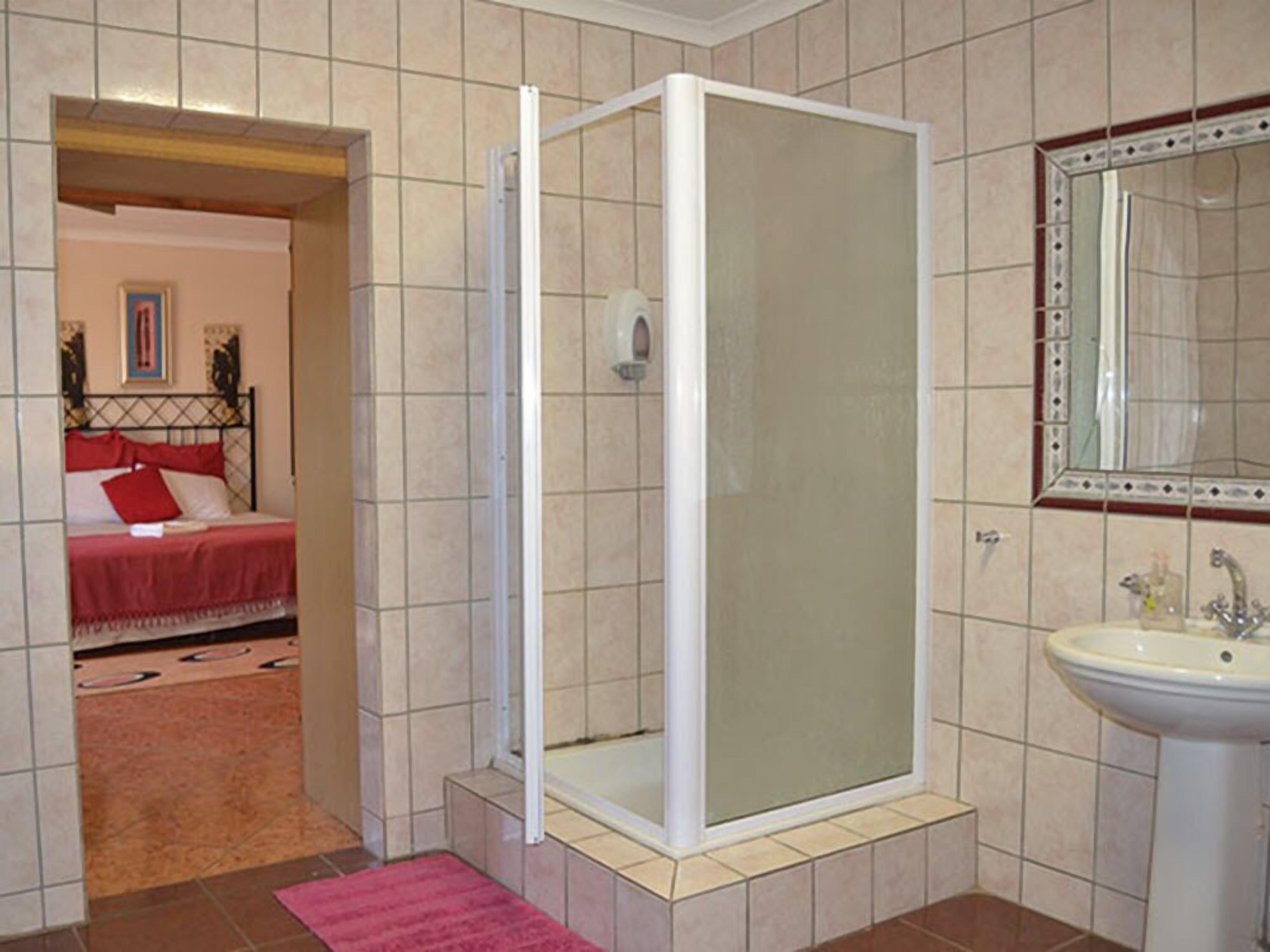Double Room with Shower | Bathroom shower