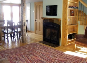 Interior - Renovated! Fantastic Location! (Crested Butte)