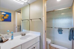 Shower, hair dryer, towels