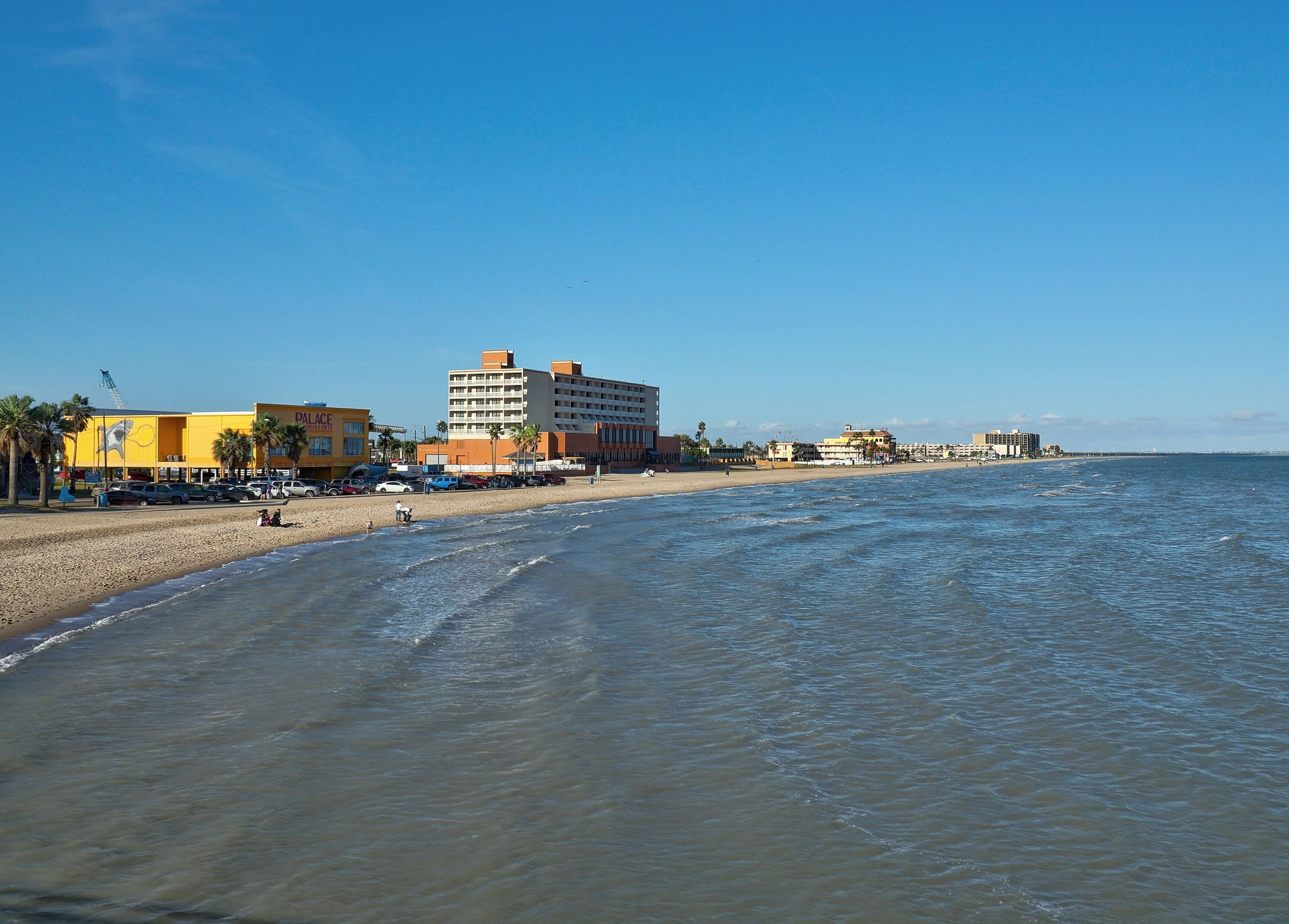Plage à proximité, chaise longue, serviettes de plage