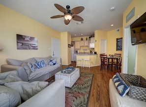 Smart TV, books - 1st FLOOR LARGE 1BR, BEAUTIFUL Beach Getaway!  Pool, Hot Tub, Sauna & More (Corpus Christi)