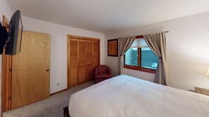 1 Schlafzimmer, Schreibtisch, WLAN, Bettwäsche