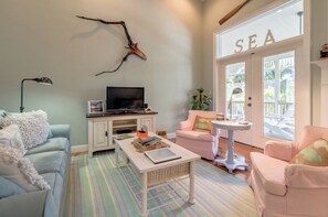 Smart TV, caminetto, lettore DVD, tavolo da ping pong