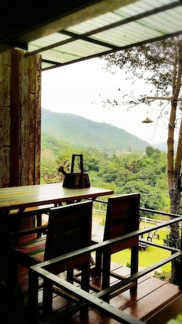Standard Double Room | Terrace/patio. Baan Phuchalianglom