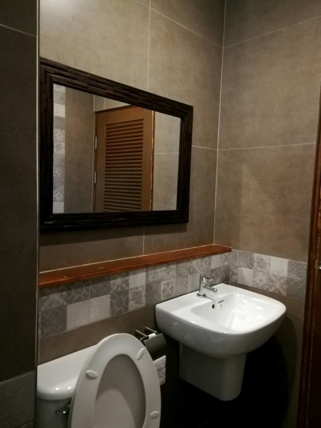 superior double room  | bathroom | shower, free toiletries, towels