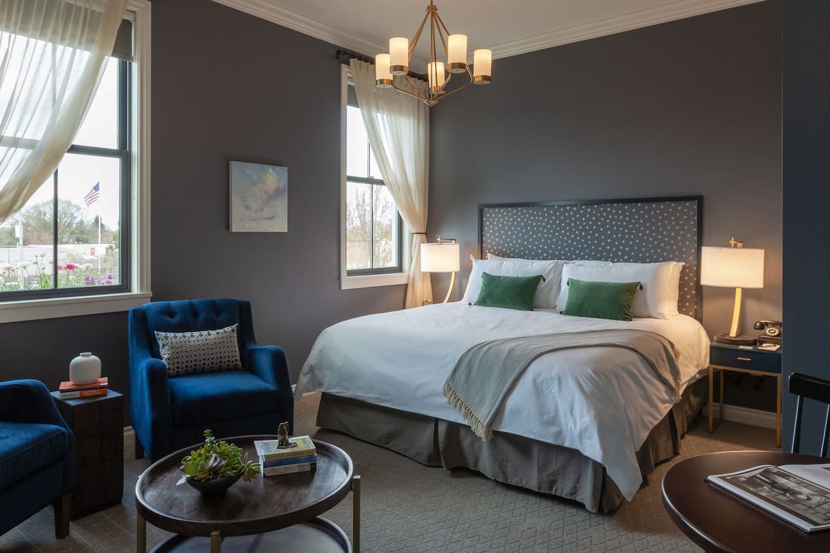 Premium Studio, 1 King Bed | Egyptian cotton sheets, premium bedding, blackout curtains