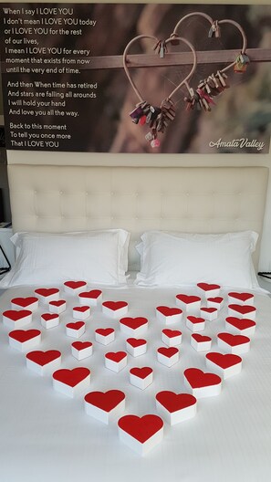 Frette Italian sheets, premium bedding, down comforters - Amata Valgre (Valgreghentino)