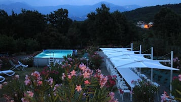 Piscine extérieure (ouverte en saison)