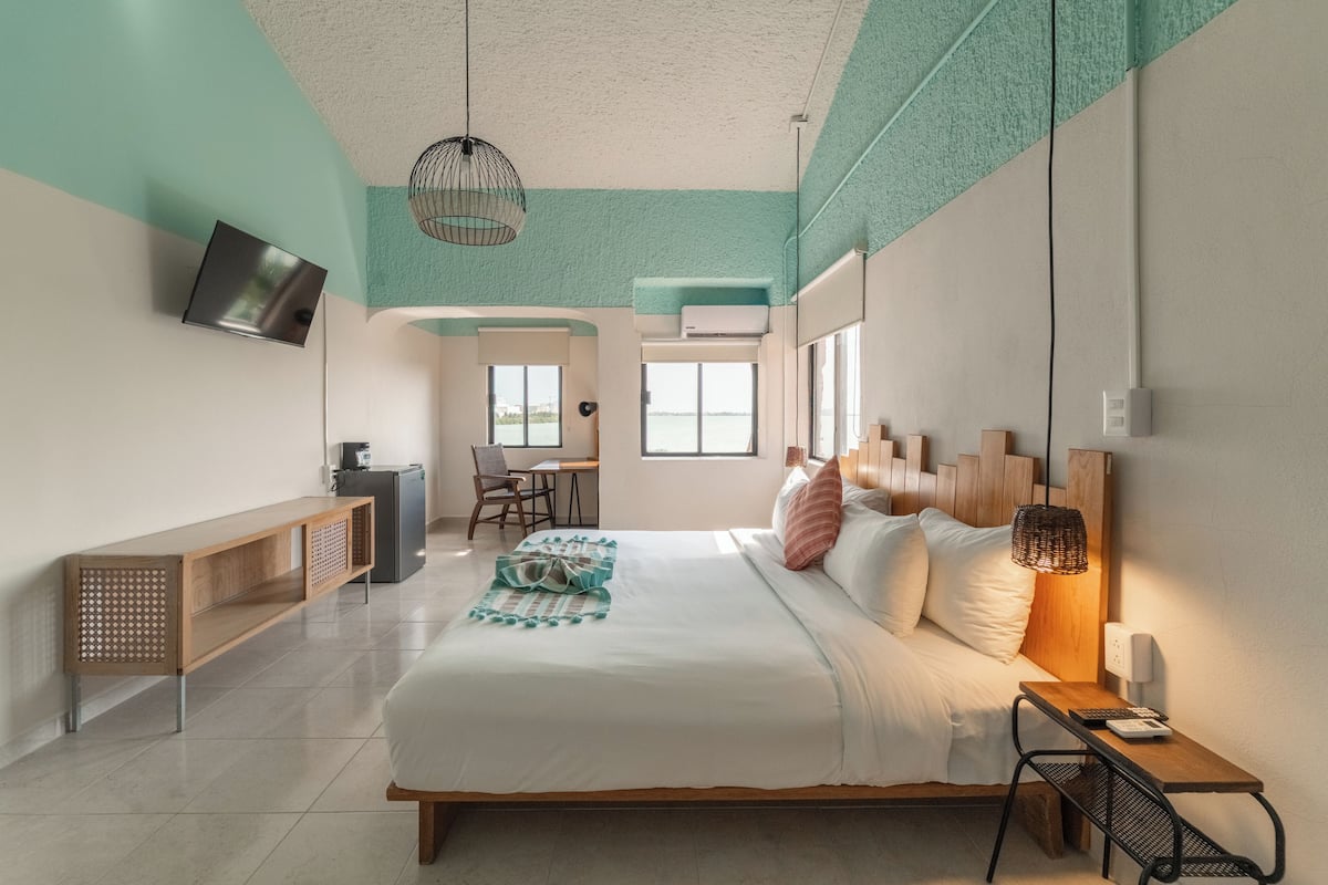 Premium Room (Queen), Lagoon View | 1 bedroom, hypo-allergenic bedding, free WiFi, bed sheets