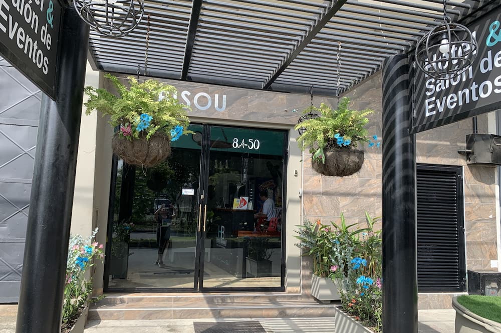 Hotel Bisou