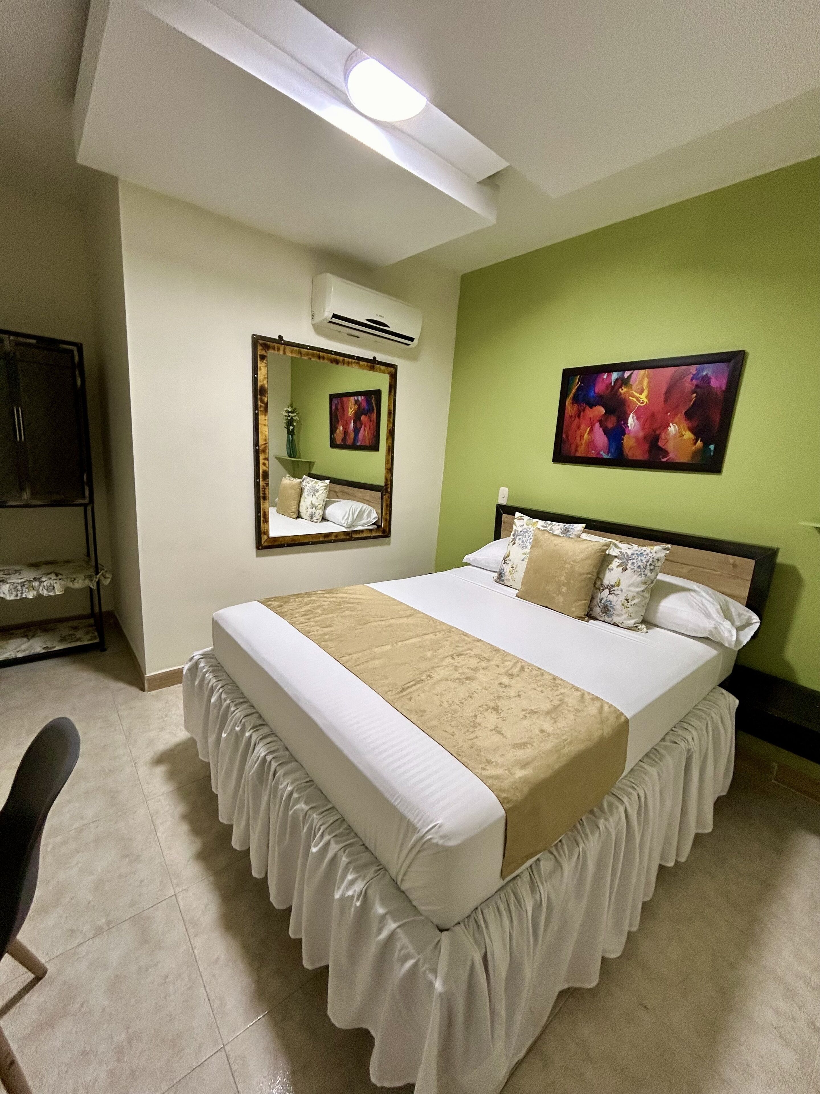 Cortinas blackout y sistema de insonorización 