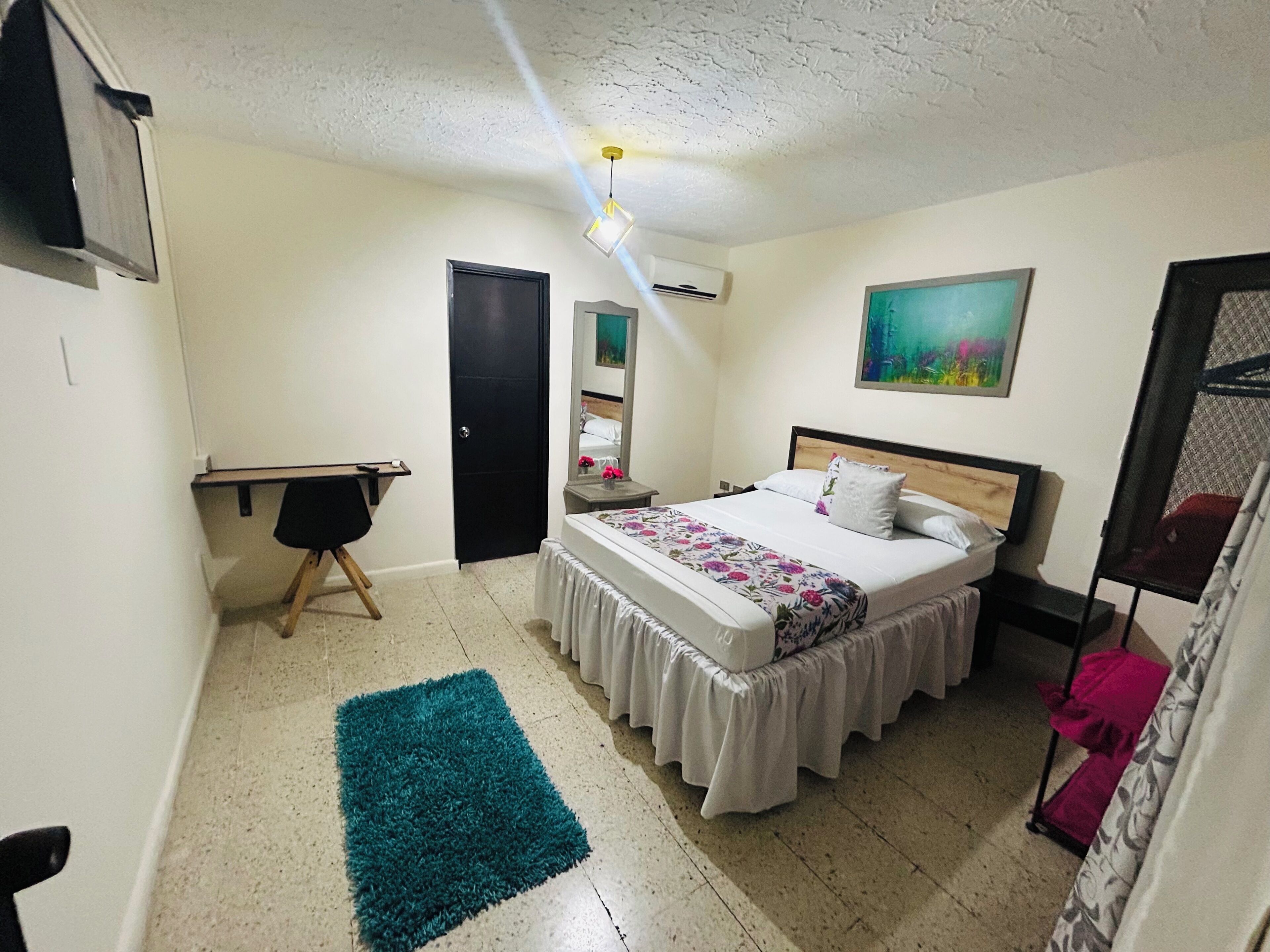 Double Room | Blackout drapes, soundproofing, iron/ironing board, free WiFi