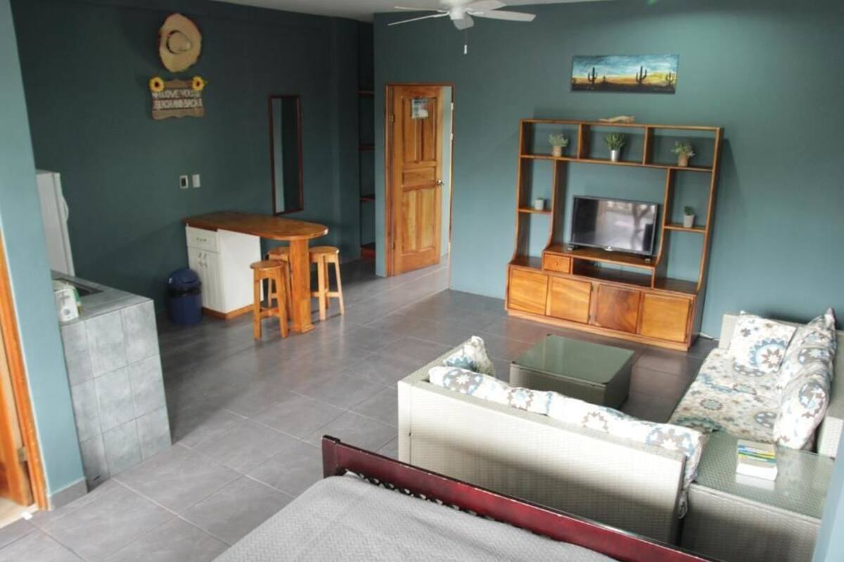 Studio Suite | 2 bedrooms, in-room safe, iron/ironing board, bed sheets