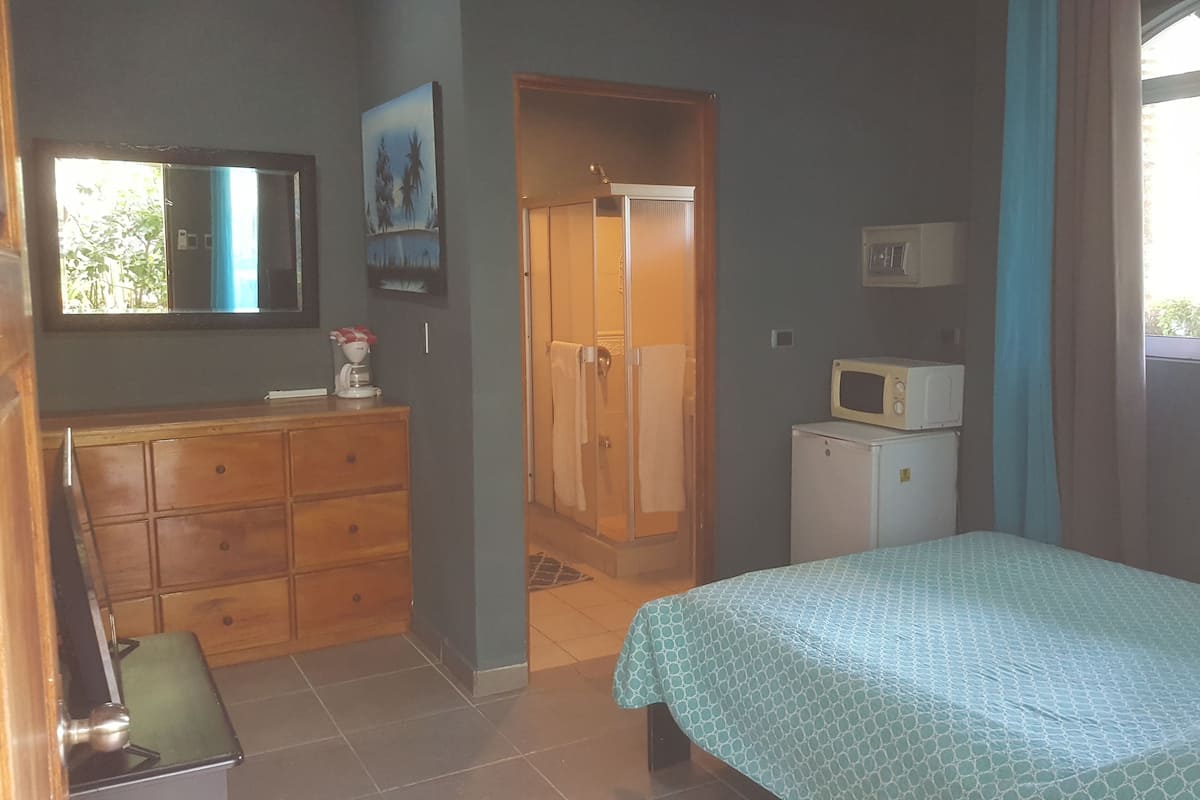 Double Room | 2 bedrooms, in-room safe, iron/ironing board, bed sheets