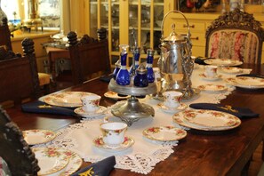 Dining - Amie St.Jéan Bed and Breakfast (Rapid City)