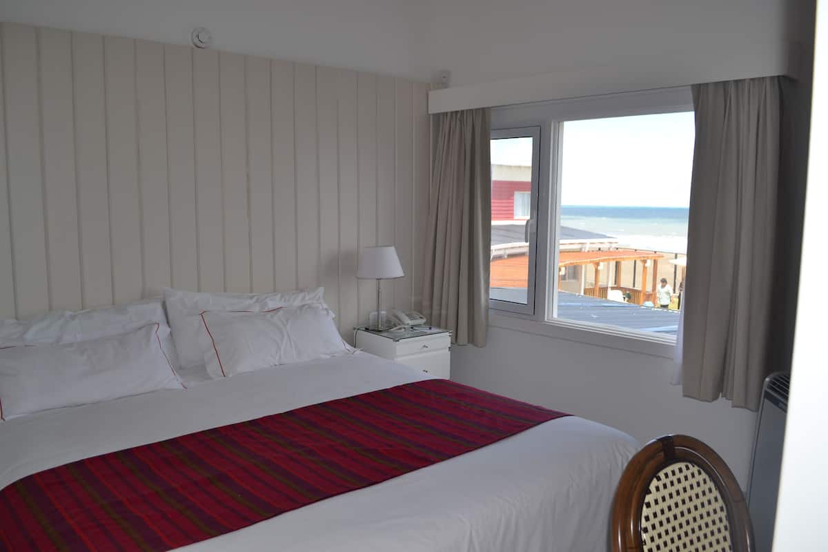 Luxury Apartment, 1 Bedroom, Private Bathroom | Frette Italian sheets, premium bedding, down comforters, pillowtop beds