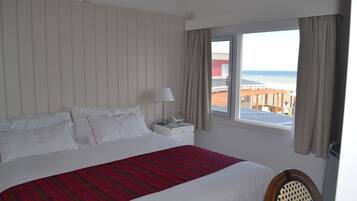 Luxury Apartment, 1 Bedroom, Private Bathroom | Frette Italian sheets, premium bedding, down comforters, pillowtop beds