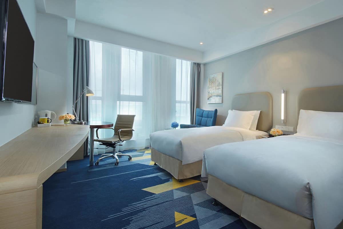 In-room safe, desk, soundproofing, free WiFi
