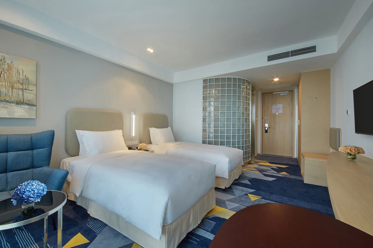 In-room safe, desk, soundproofing, free WiFi