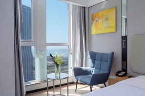 ห้องสแตนดาร์ด, เตียงคิงไซส์ 1 เตียง (Extra Floor Space) | ตู้นิรภัยในห้องพัก, โต๊ะทำงาน, ห้องเก็บเสียง, Wi-Fi ฟรี