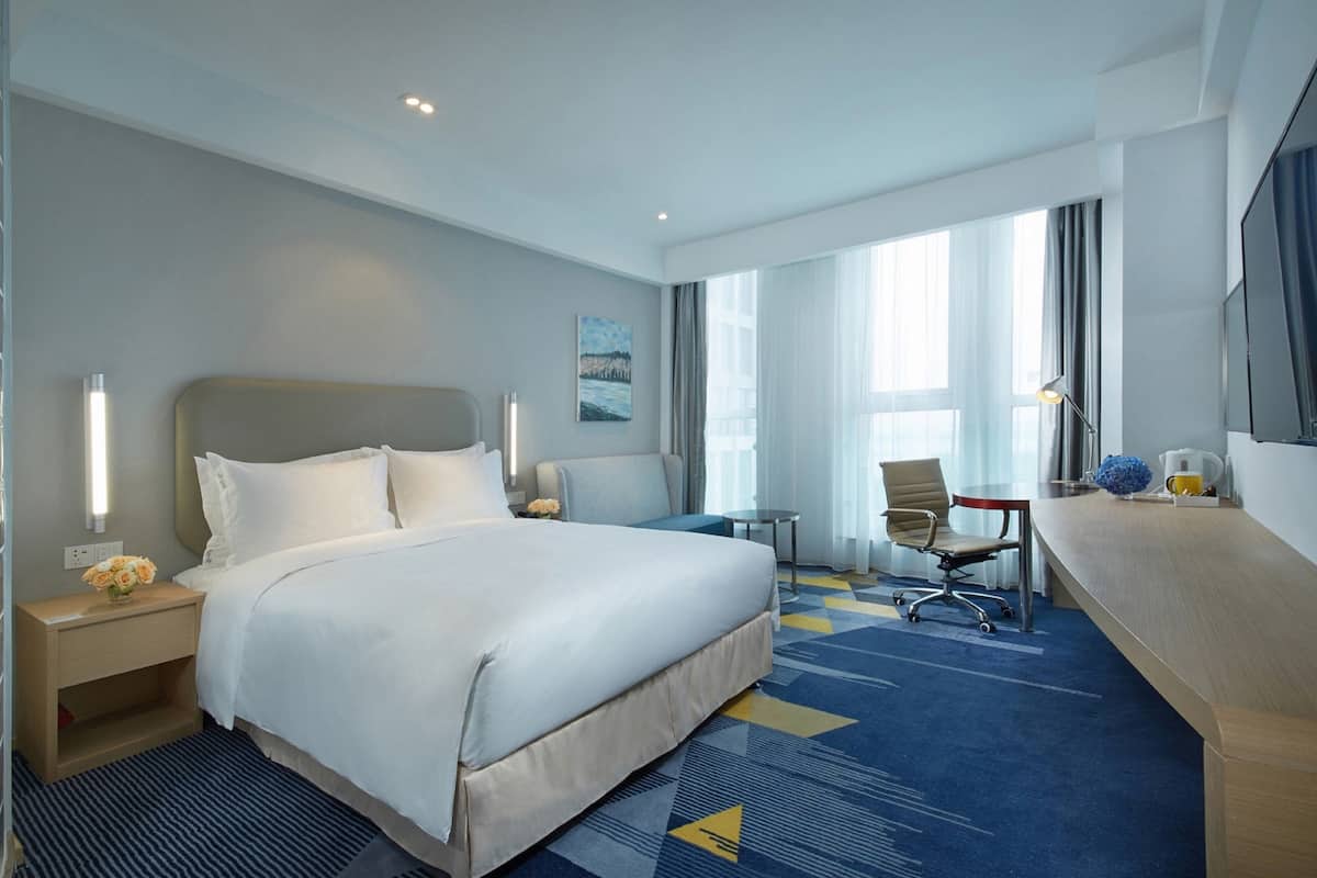 In-room safe, desk, soundproofing, free WiFi