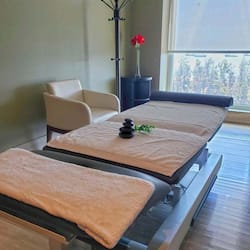 Couples treatment room(s), sauna, hot tub, steam room