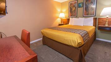 Economy Single Room, 1 Queen Bed, Refrigerator & Microwave | Desk, soundproofing, rollaway beds, free WiFi