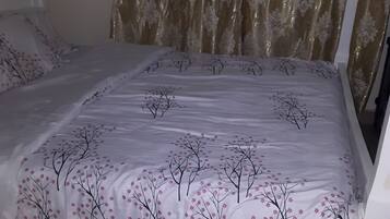 1 bedroom, iron/ironing board, internet, bed sheets