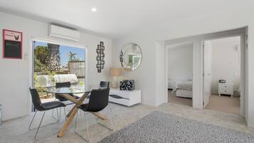 2 bedrooms, iron/ironing board, travel cot, free WiFi