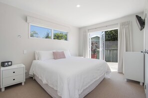 Unclassified image, 2 of 24, button