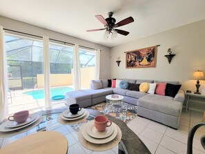 Smart TV, fireplace, video games, DVD player - 👸Disney Princess Crownhouse! 👑Closest to the Castle 🏰 at Windsor Hills!  (Kissimmee)